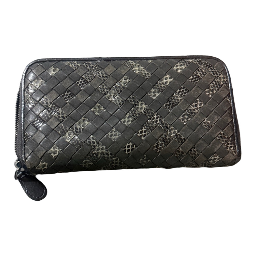 Bottega Veneta long wallet with python leather and round zipper box included